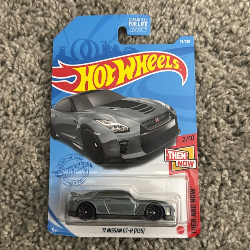 2017 Nissan GTR Hotwheels